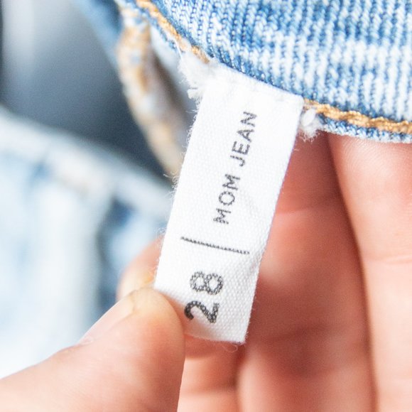 Pacsun Light Wash High Waisted Straight Leg Mom Jeans Size 28 - Picture 5 of 9